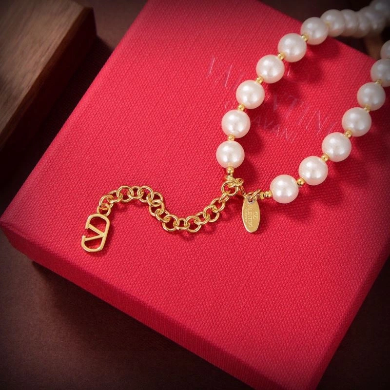 Refined Valentino Necklaces 212798