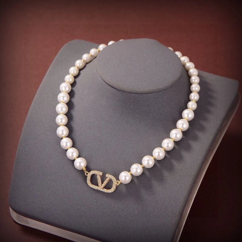 Refined Valentino Necklaces 212798