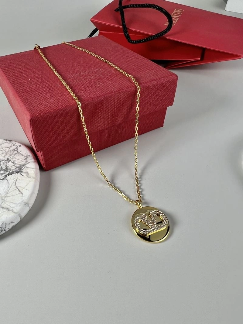 Minimalist Valentino Necklaces 211037