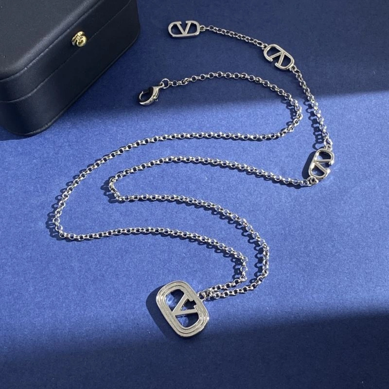 Durable Valentino Necklaces 211036