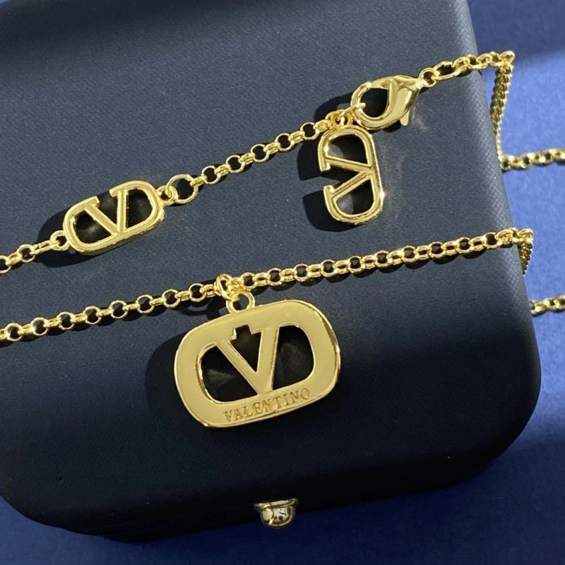 Durable Valentino Necklaces 211036