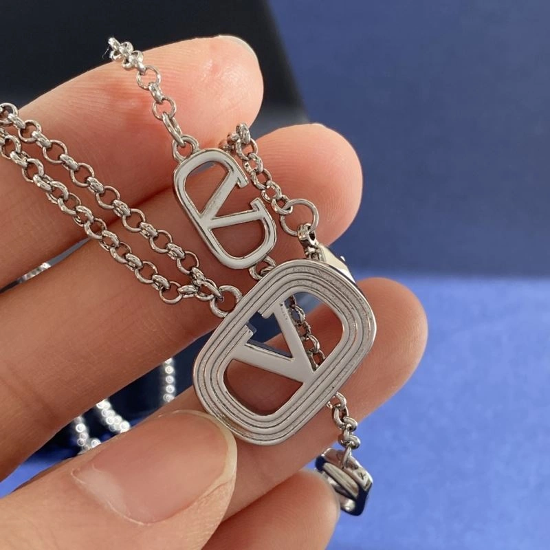 Durable Valentino Necklaces 211036