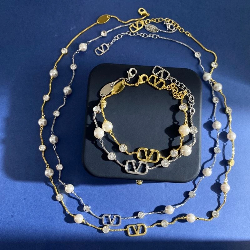 Valentino Necklaces Seasonal 211030