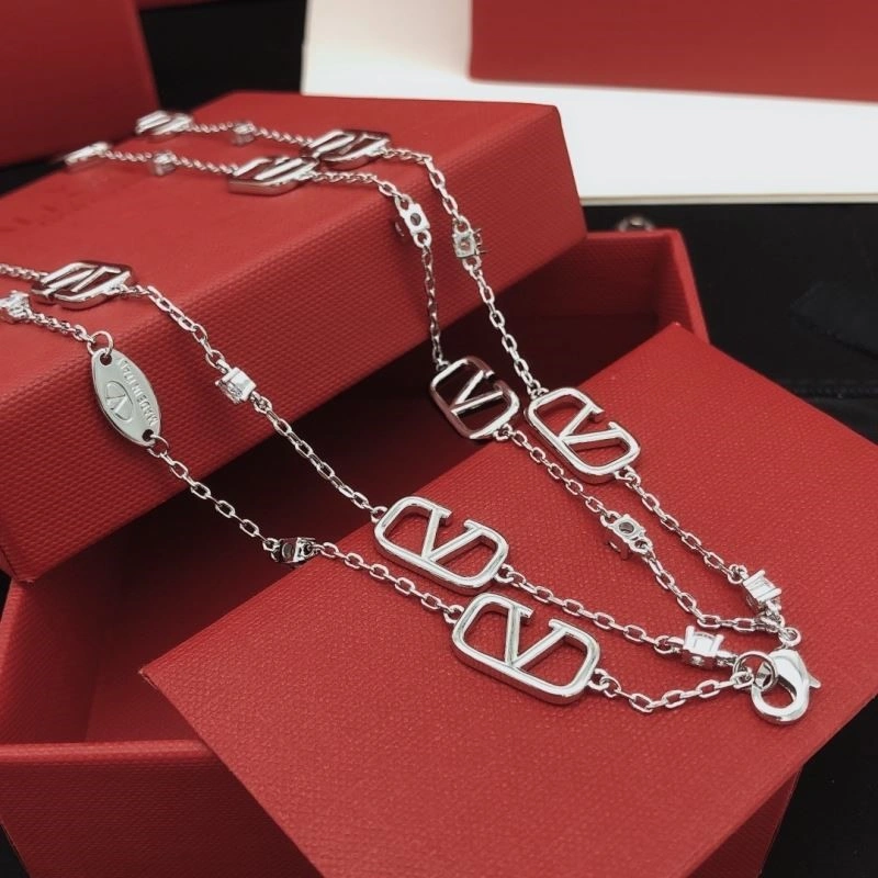 Youthful Valentino Necklaces 209046