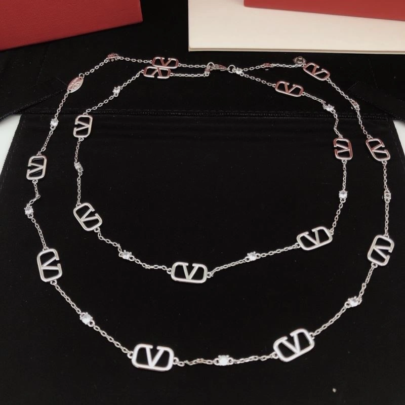 Youthful Valentino Necklaces 209046