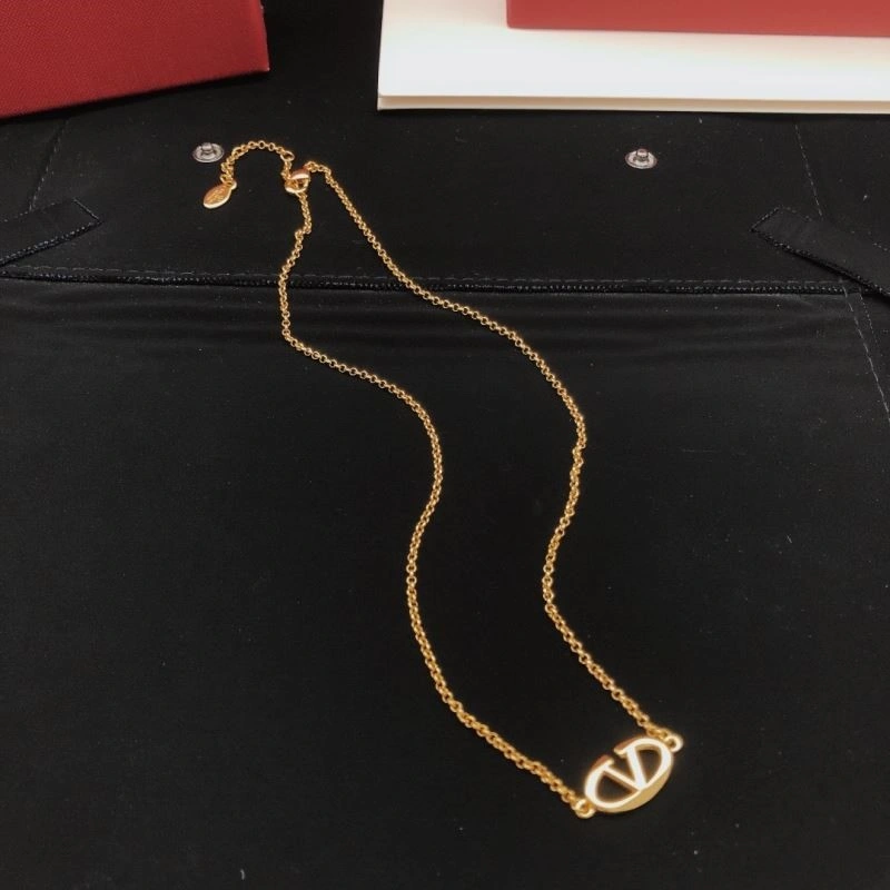 MoistureWicking Valentino Necklaces 209049