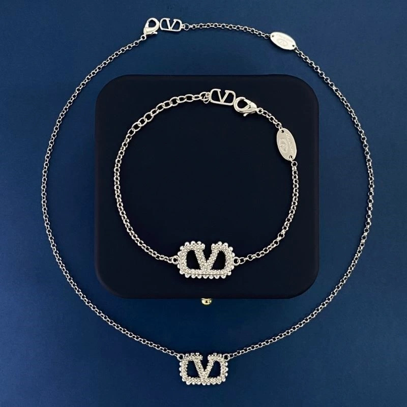 OdorResistant Valentino Necklaces 208409