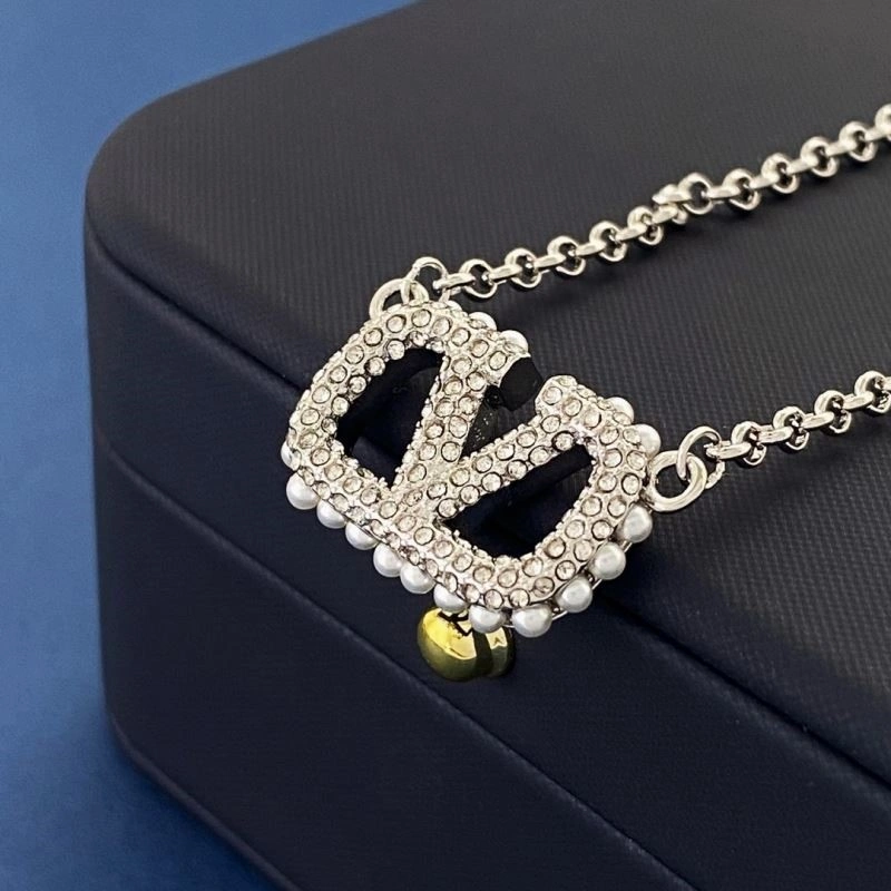 OdorResistant Valentino Necklaces 208409