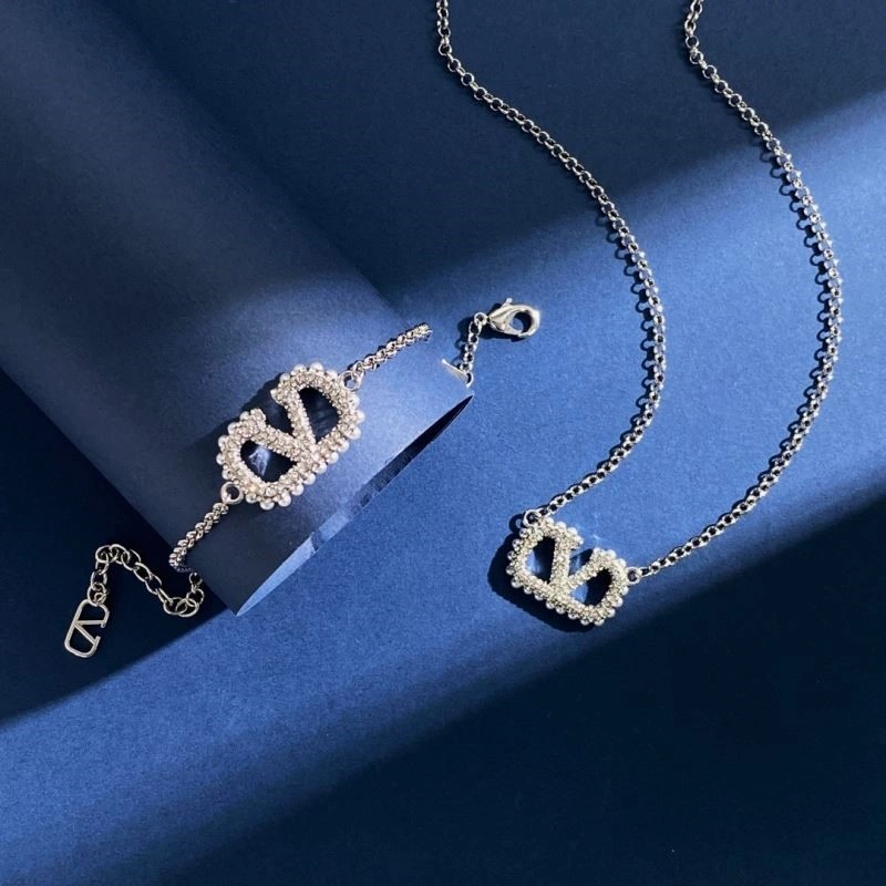OdorResistant Valentino Necklaces 208409