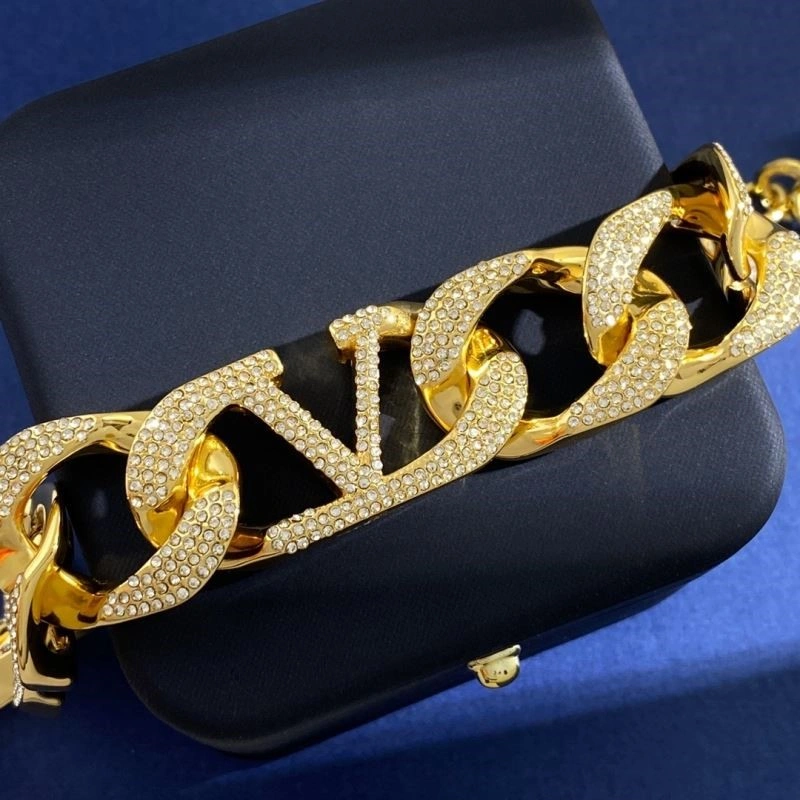 NewStyle Valentino Necklaces 208401