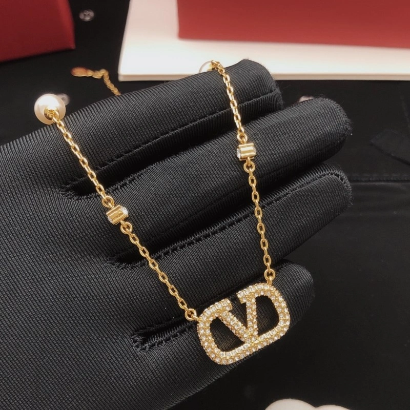 Sporty Valentino Necklaces 207668