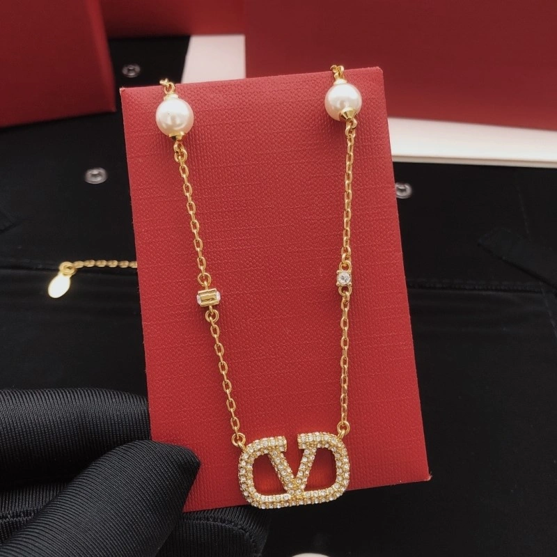 Sporty Valentino Necklaces 207668
