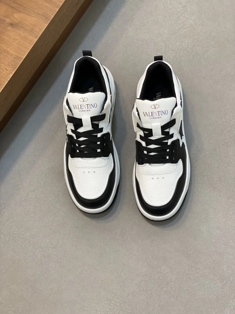 Valentino One Stud Shoes Unisex 36943