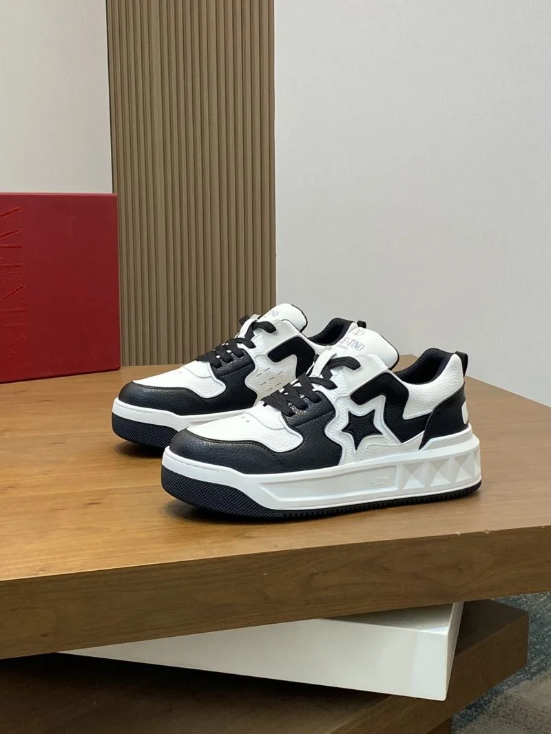 Valentino One Stud Shoes Unisex 36943