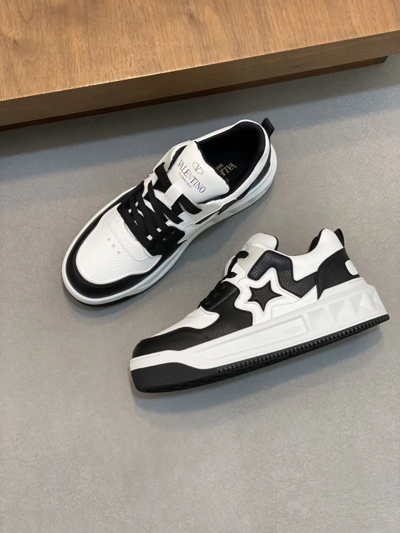Valentino One Stud Shoes Unisex 36943