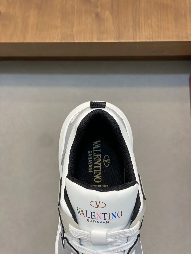 Minimalist Valentino One Stud Shoes 36945