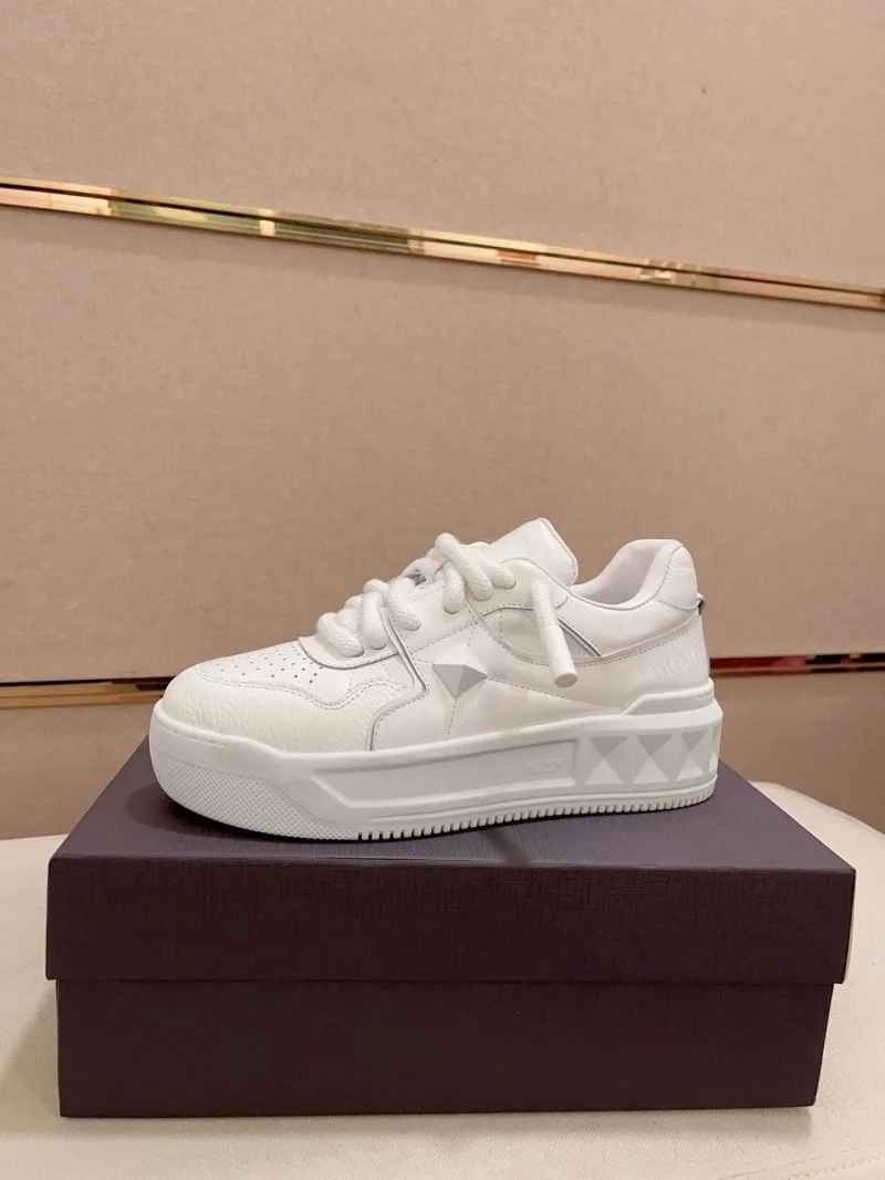 Valentino One Stud Shoes TimelessDesign 36936