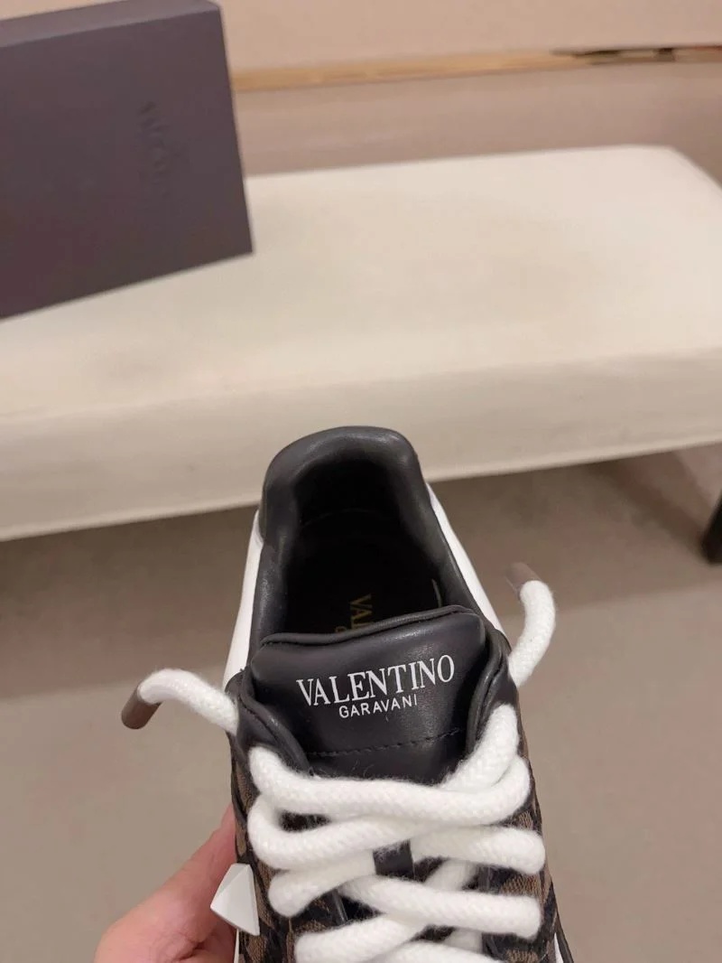 Breathable Valentino One Stud Shoes 36932
