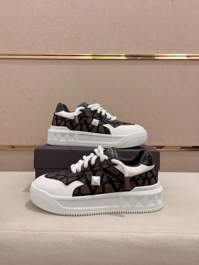 Breathable Valentino One Stud Shoes 36932
