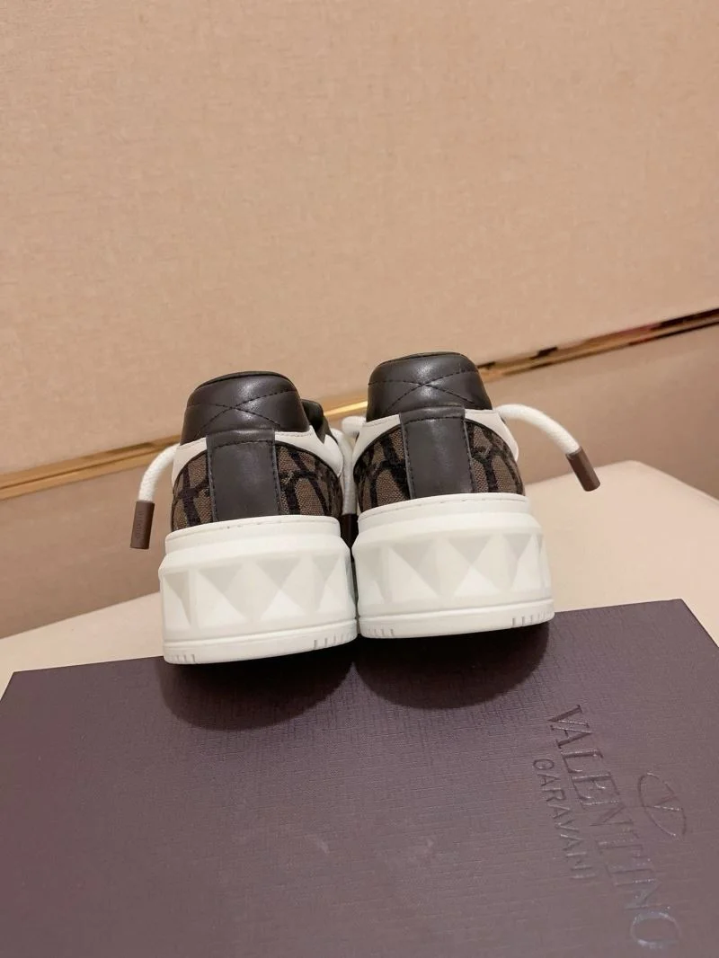 Breathable Valentino One Stud Shoes 36932