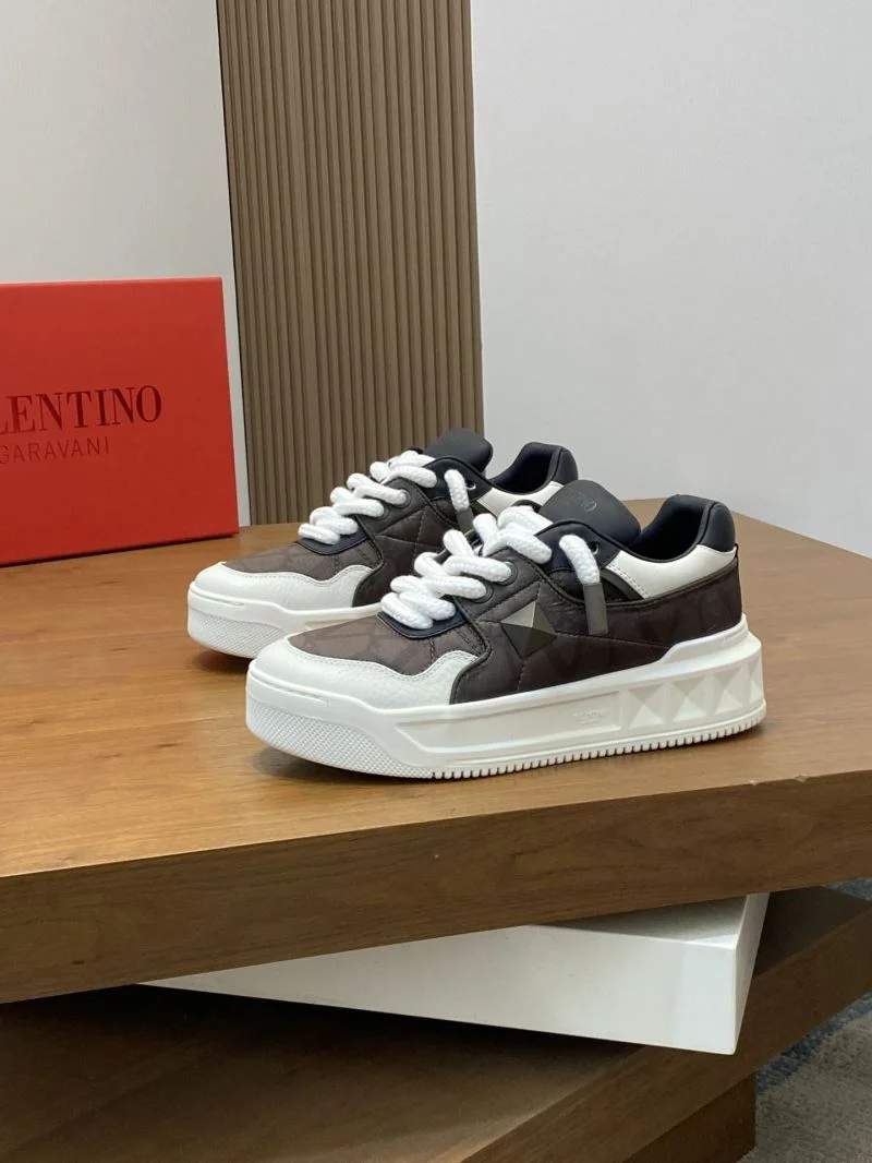 Compact Valentino One Stud Shoes 36910
