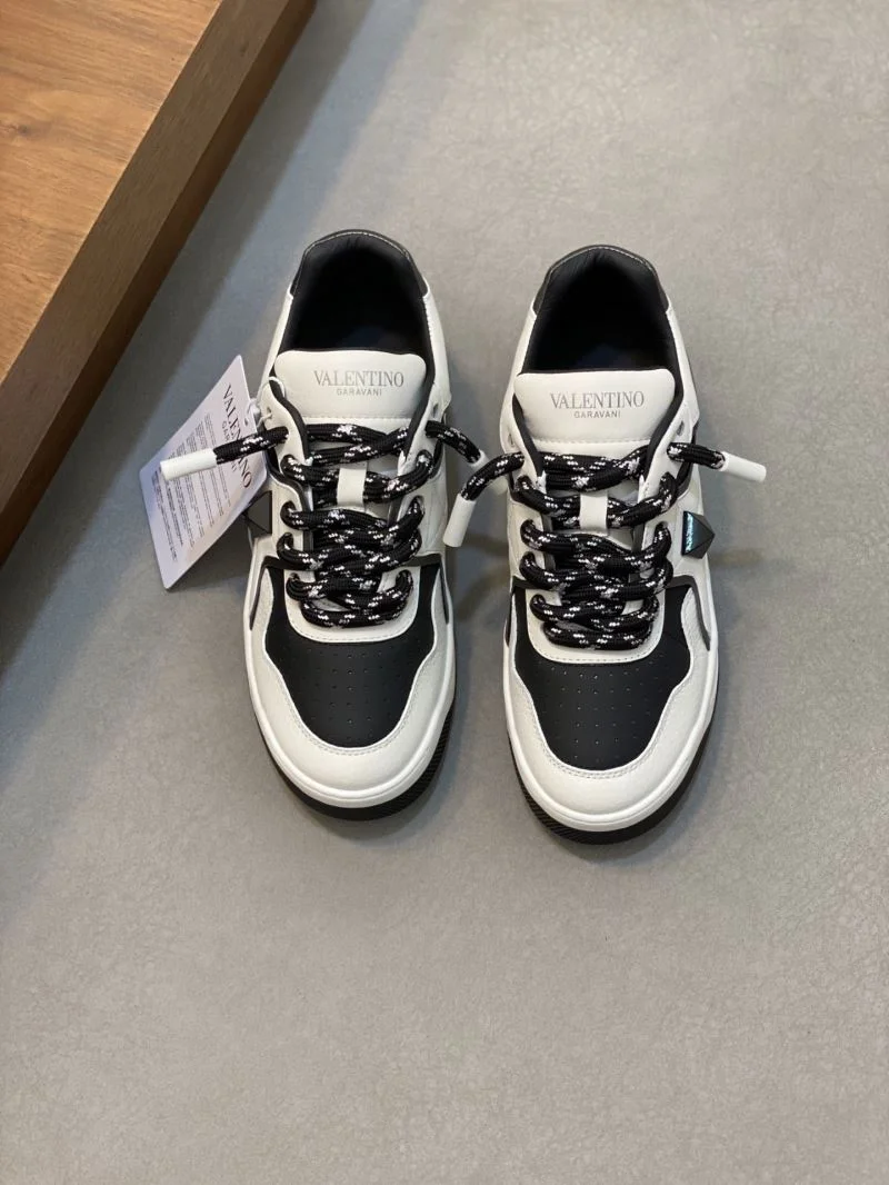 Lightweight Valentino One Stud Shoes 36905