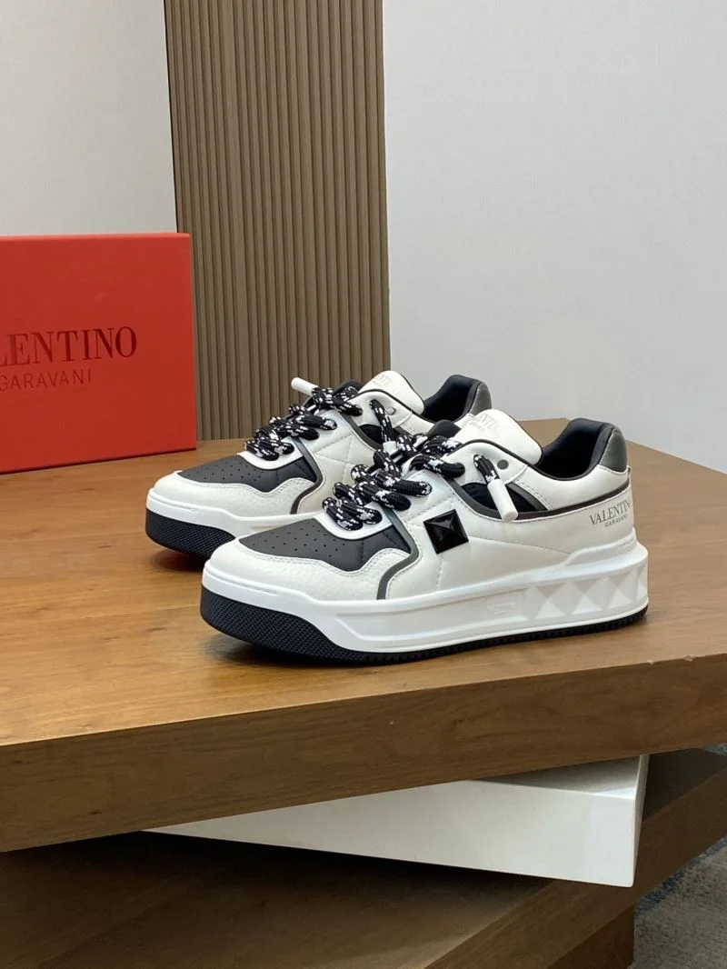 Lightweight Valentino One Stud Shoes 36905
