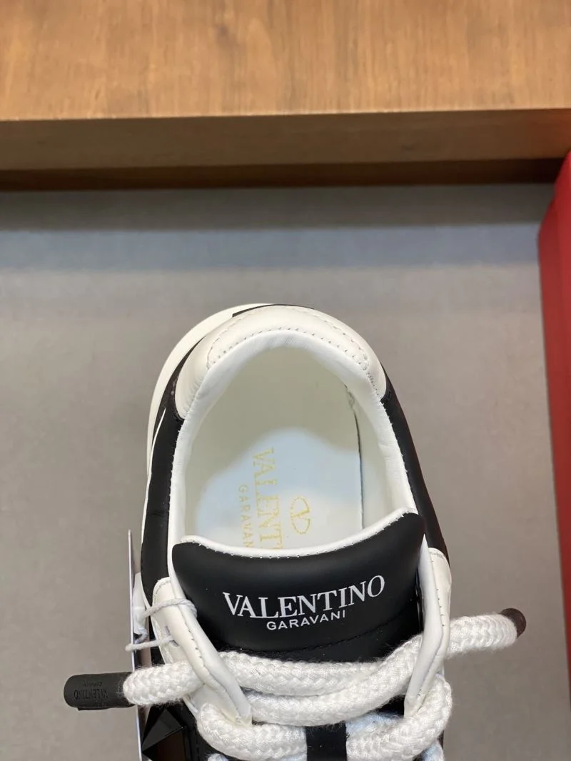 ModernLook Valentino One Stud Shoes 36901
