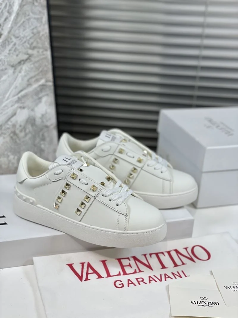 Cozy Valentino Open Shoes 36410
