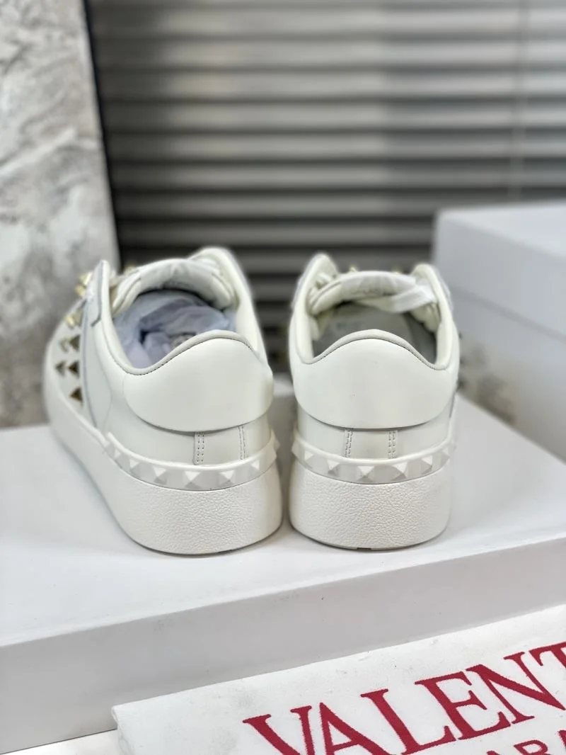 Cozy Valentino Open Shoes 36410