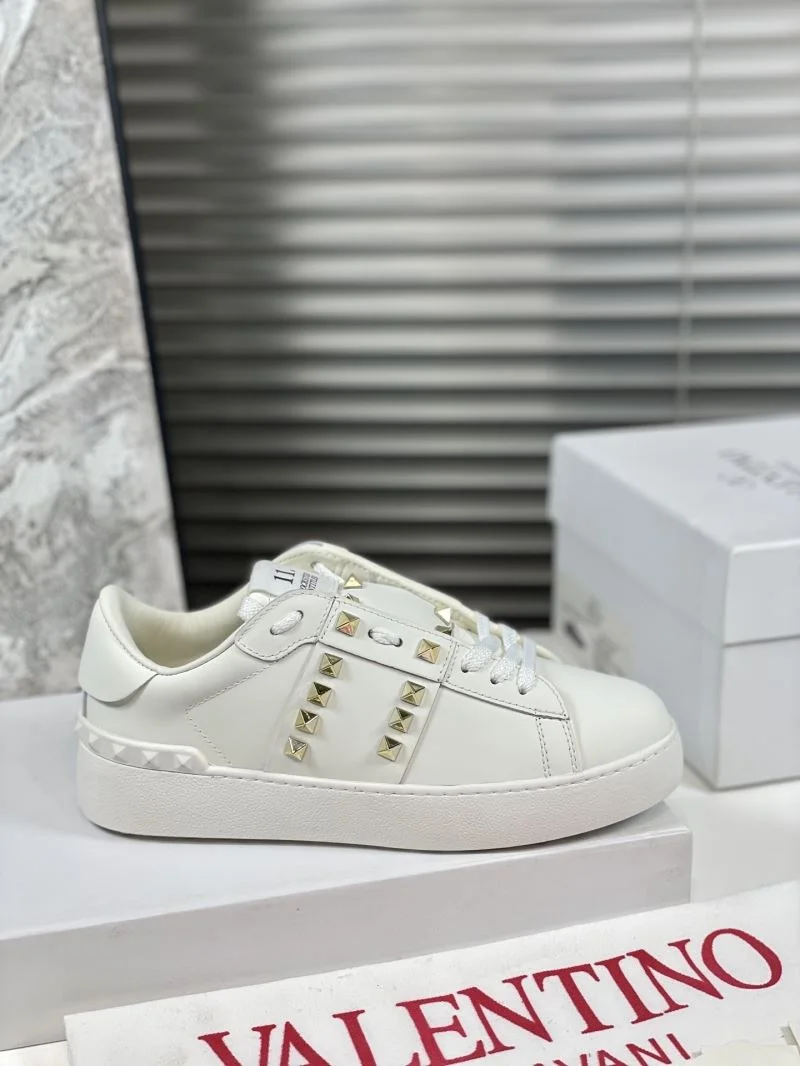 Cozy Valentino Open Shoes 36410