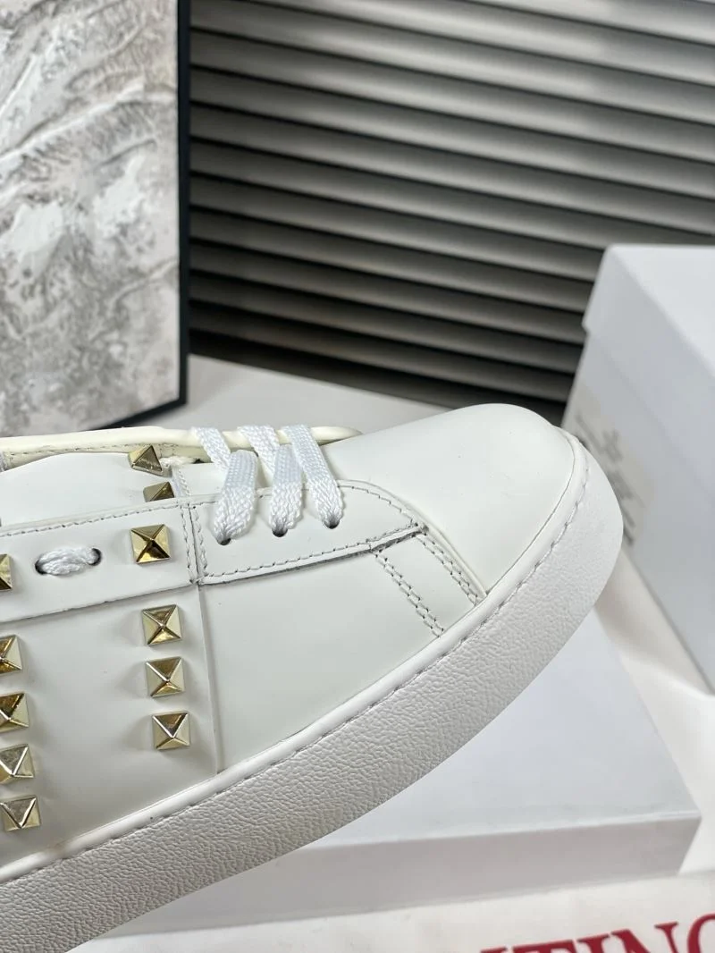 Cozy Valentino Open Shoes 36410