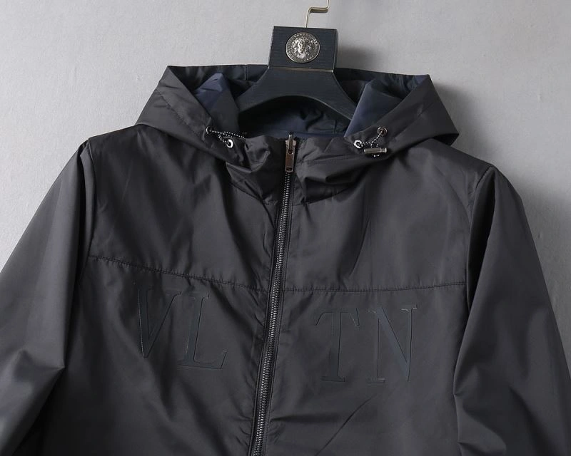 Premium Valentino Outwear 174893