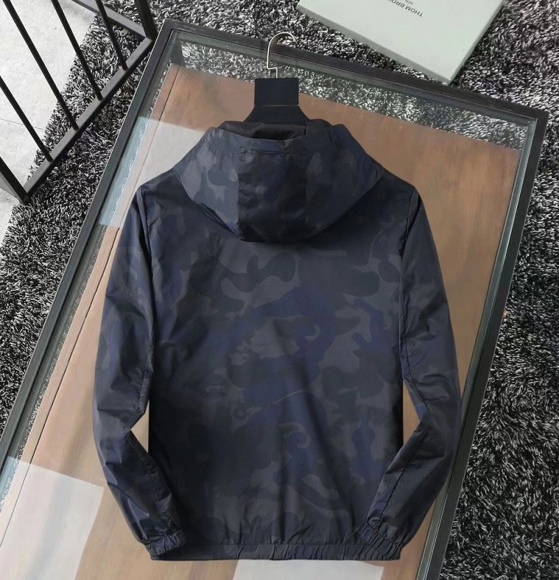 Premium Valentino Outwear 174893