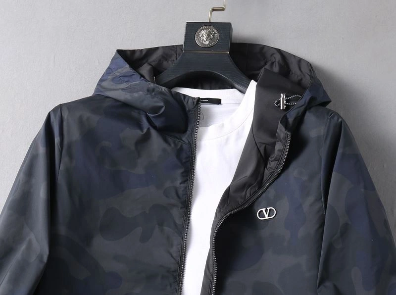 Premium Valentino Outwear 174893