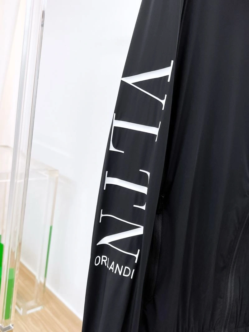 Valentino Outwear Unisex 174884
