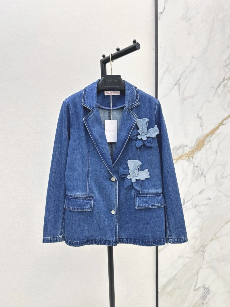 Valentino Outwear Sleek 174213