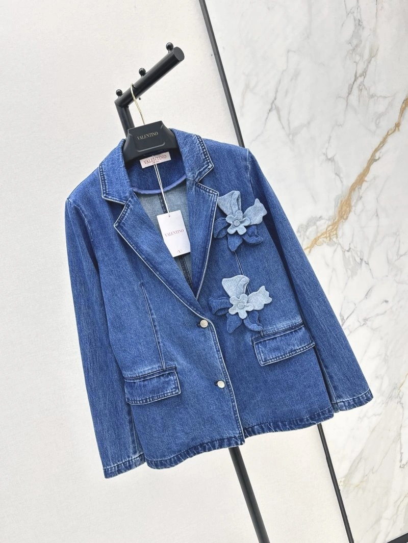 Valentino Outwear Sleek 174213