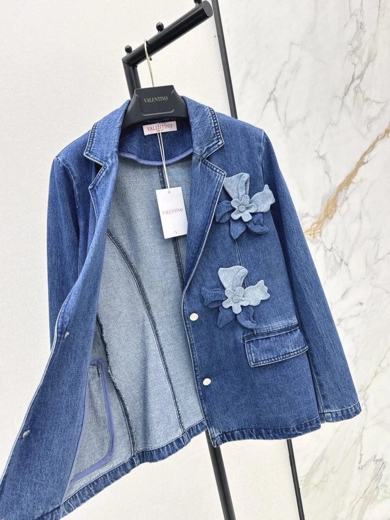 Valentino Outwear Sleek 174213