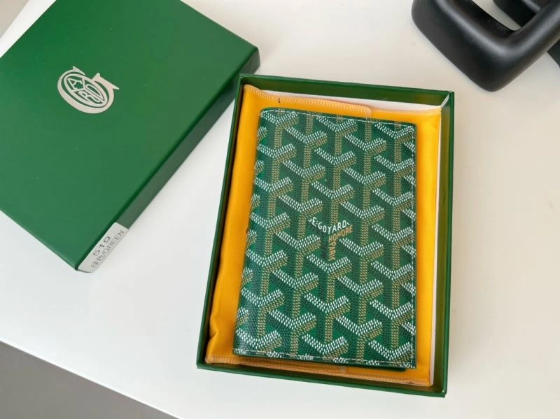 OnTrend Valentino Passport Holders 270397