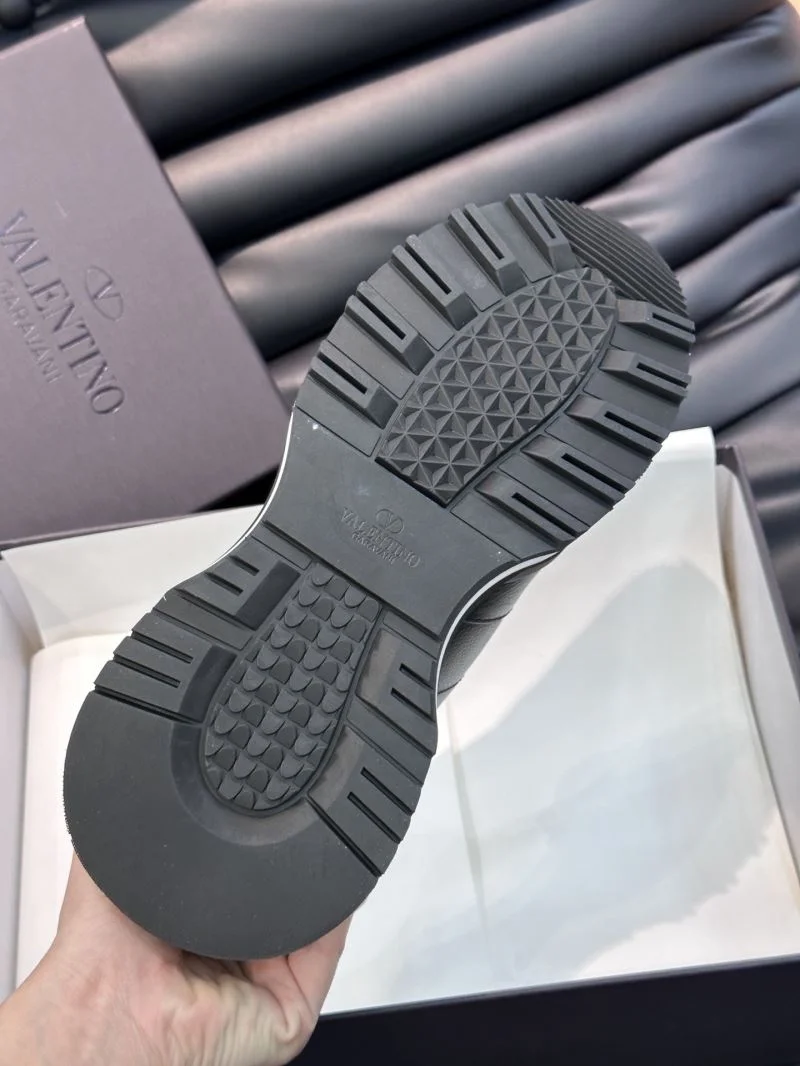 UrbanChic Valentino Rockrunner Shoes 35794