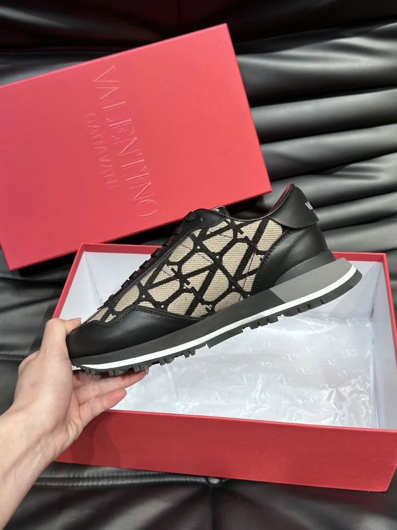 Breathable Valentino Rockrunner Shoes 35789