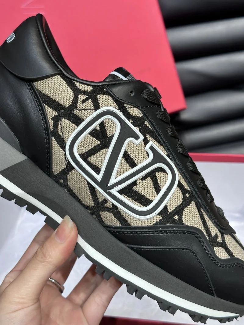 Breathable Valentino Rockrunner Shoes 35789