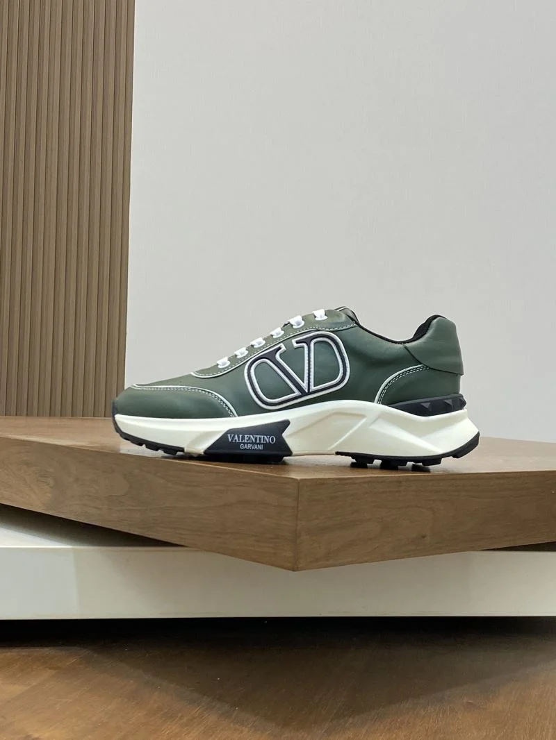 Chic Valentino Rockrunner Shoes 36892