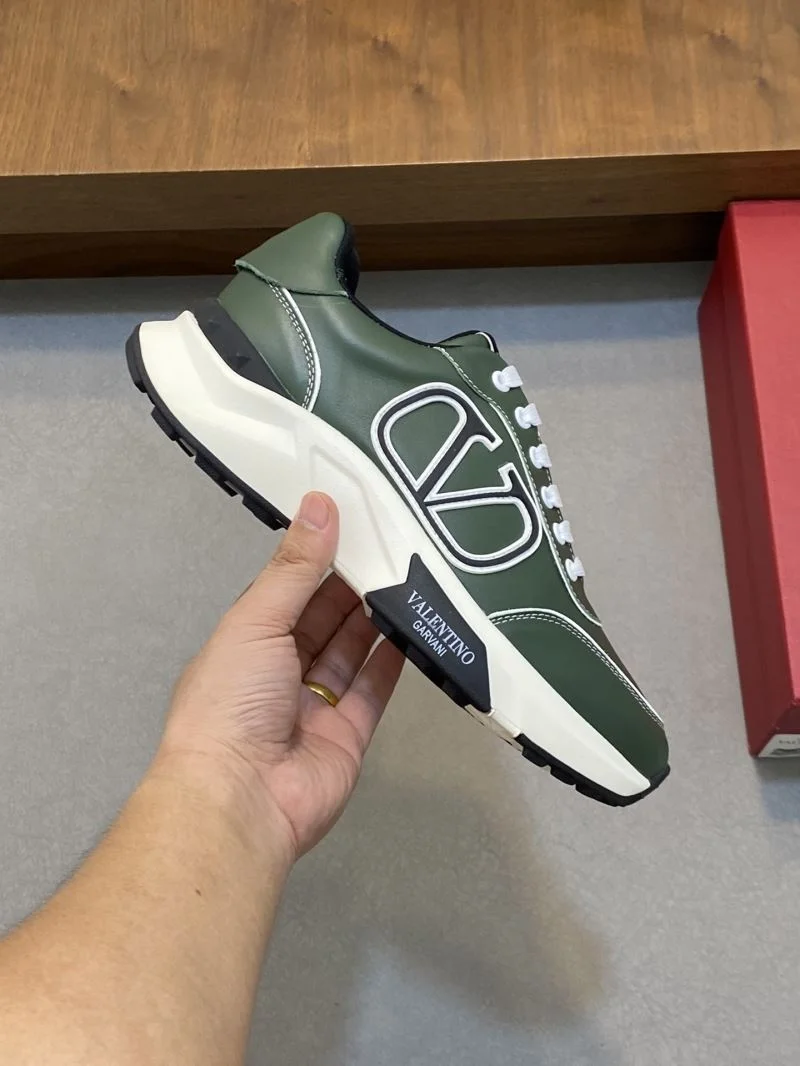 Chic Valentino Rockrunner Shoes 36892
