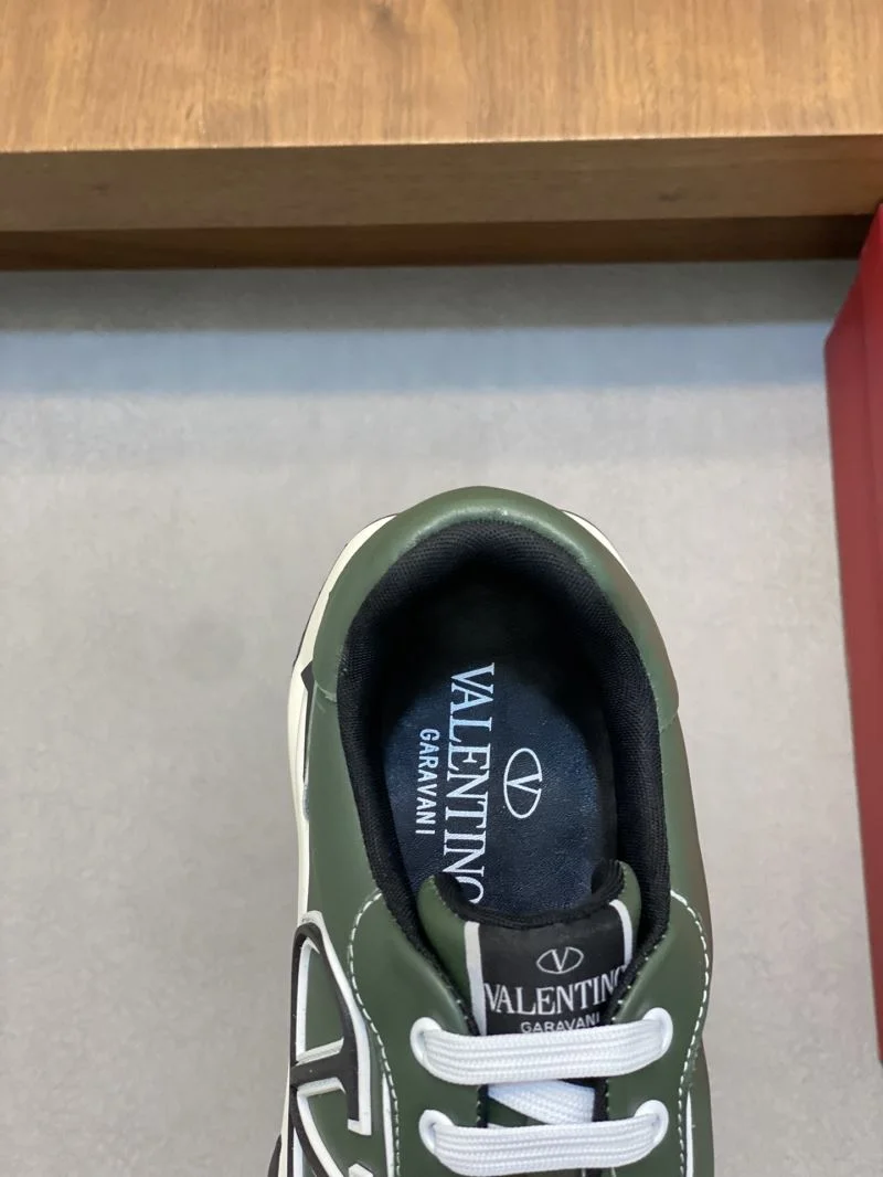 Chic Valentino Rockrunner Shoes 36892