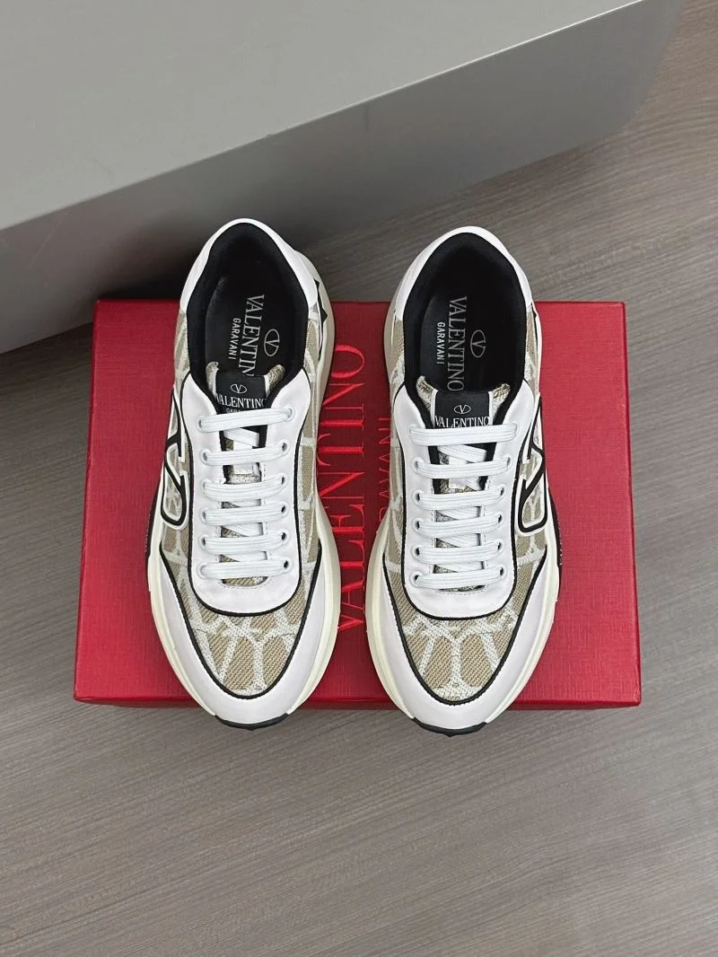 Durable Valentino Rockrunner Shoes 36891
