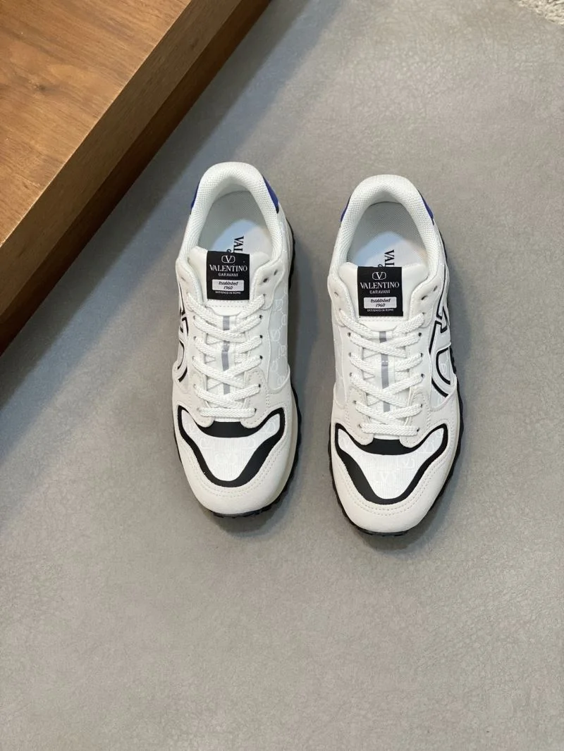 Elegant Valentino Rockrunner Shoes 36887
