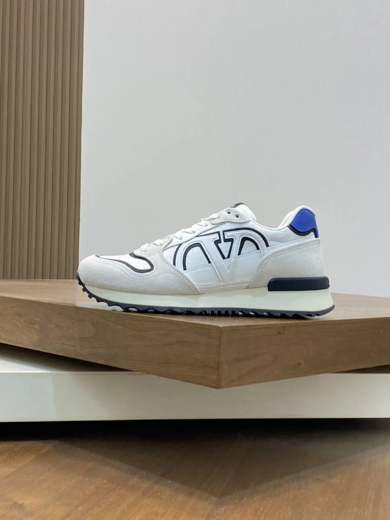Elegant Valentino Rockrunner Shoes 36887