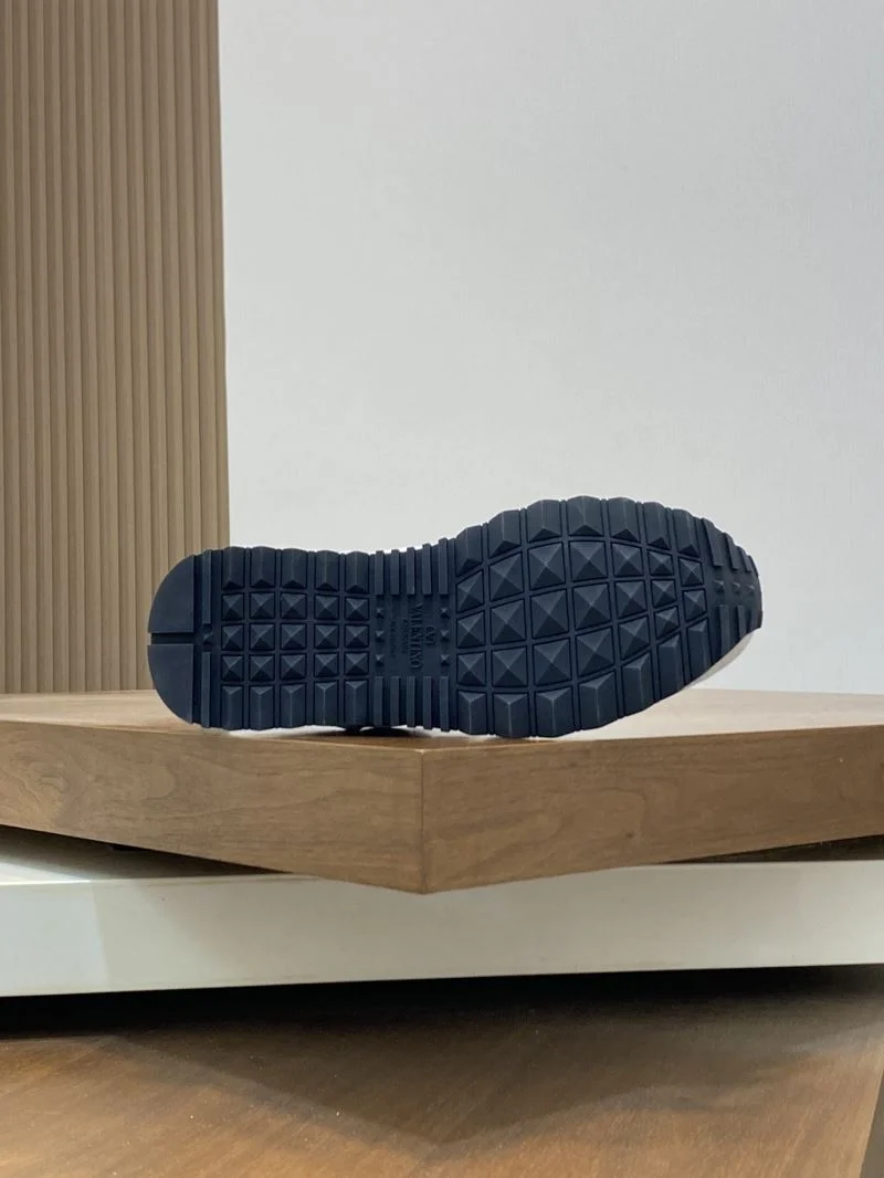 Elegant Valentino Rockrunner Shoes 36887